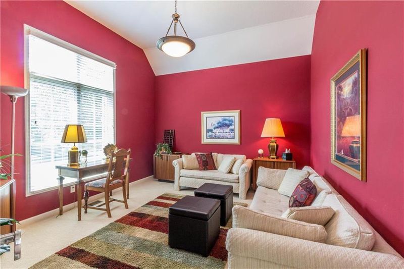 9902 W 125th Ter, Overland Park, KS 66213