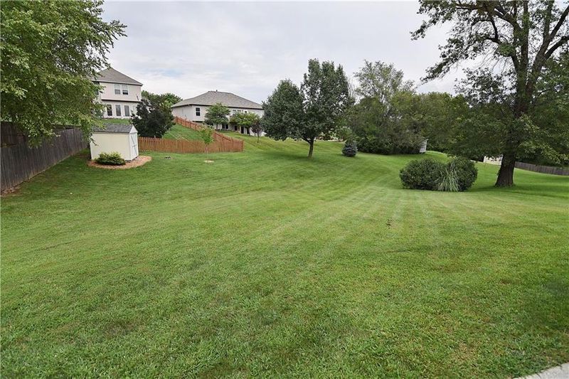 8563 N Gower Ave, Kansas City, MO 64154