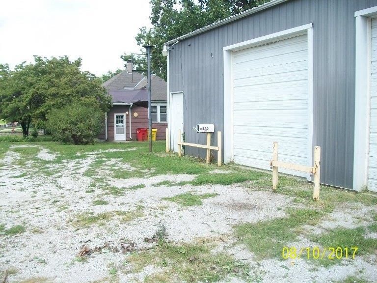 2001 Madison St, Lexington, MO 64067