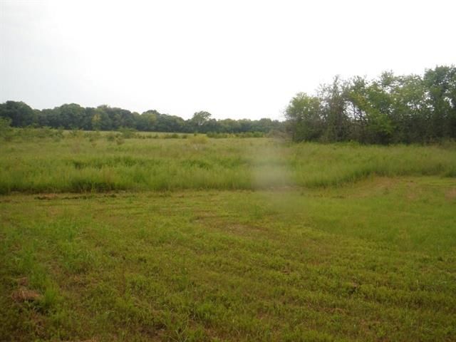 E 425 Rd, Lecompton, KS 66050