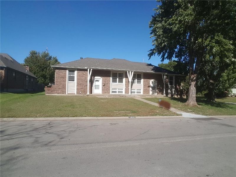 11910 E 60 St, Kansas City, MO 64133