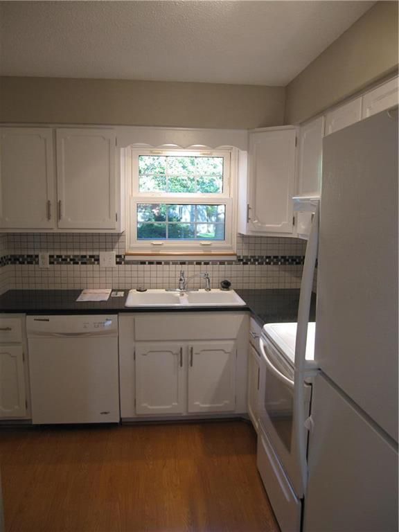 8327 Mackey St, Overland Park, KS 66212