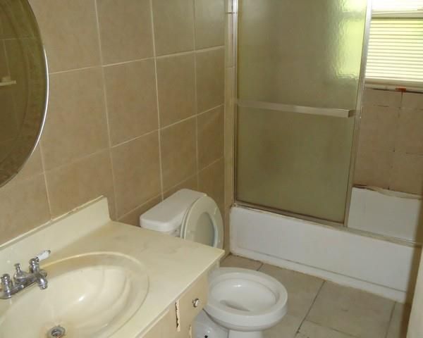 13708 E 41st Ter, Independence, MO 64055