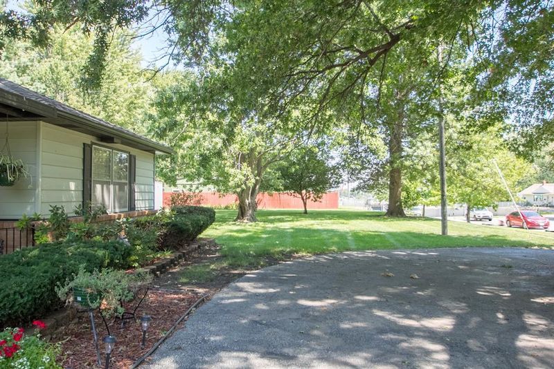 6300 Longview Rd, Kansas City, MO 64134