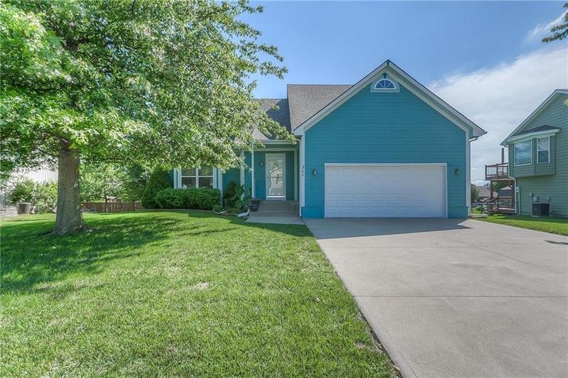 305 Bradford Ln, Belton, MO 64012