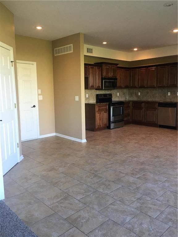 714 SW Joseph Cir, Grain Valley, MO 64029