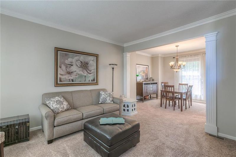 8201 W 127th Cir, Overland Park, KS 66213