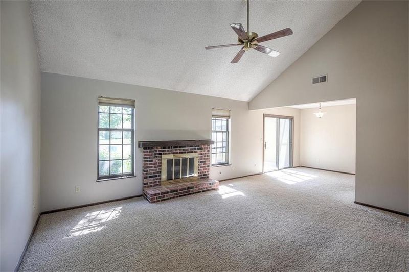 706 E 121st Ter, Kansas City, MO 64146