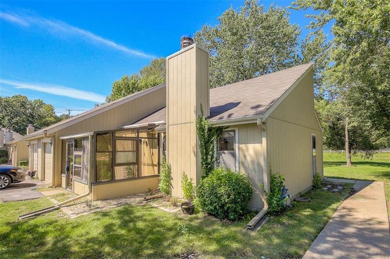 706 E 121st Ter, Kansas City, MO 64146