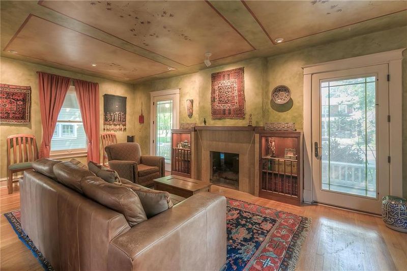 8 E 57 Ter, Kansas City, MO 64113