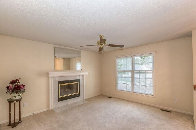 8337 Allenton Dr, Kansas City, MO 64151