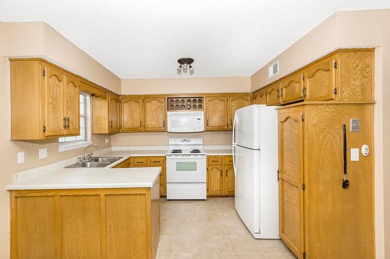 5411 NW 84th Ct, Kansas City, MO 64153