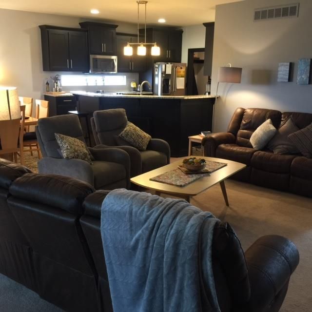 711 NW Par Dr, Grain Valley, MO 64029