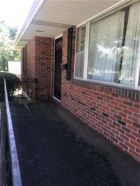 216 S Gant St, Sugar Creek, MO 64054