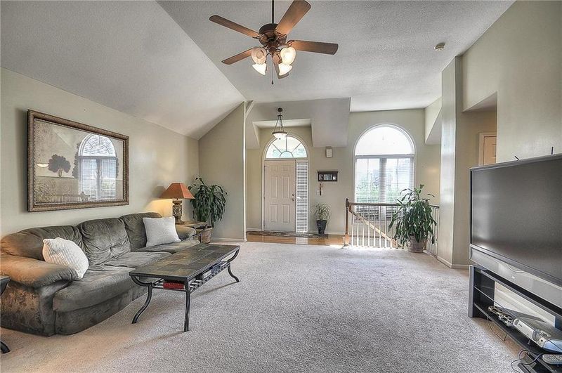 8632 NE 75 Ter, Kansas City, MO 64158