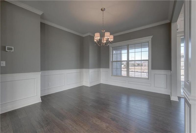8605 W 166 St, Overland Park, KS 66085