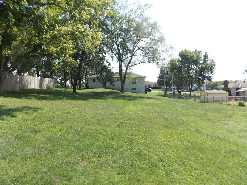 7518 Parallel Pw, Kansas City, KS 66112