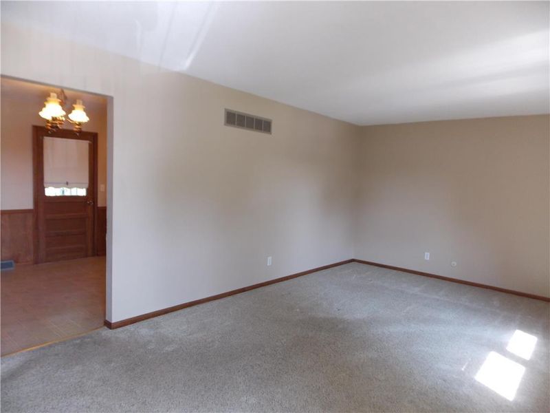 7518 Parallel Pw, Kansas City, KS 66112