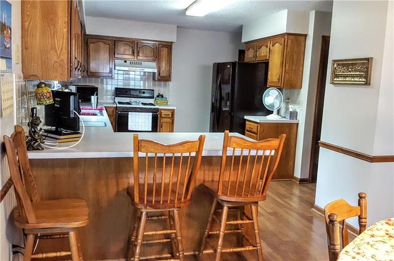 4918 Crane Ave, Kansas City, MO 64136