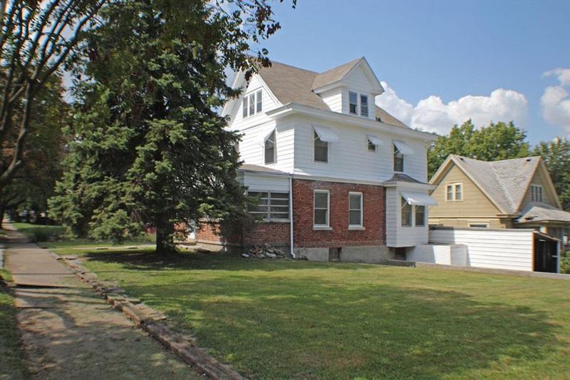3936 Scarritt Ave, Kansas City, MO 64123