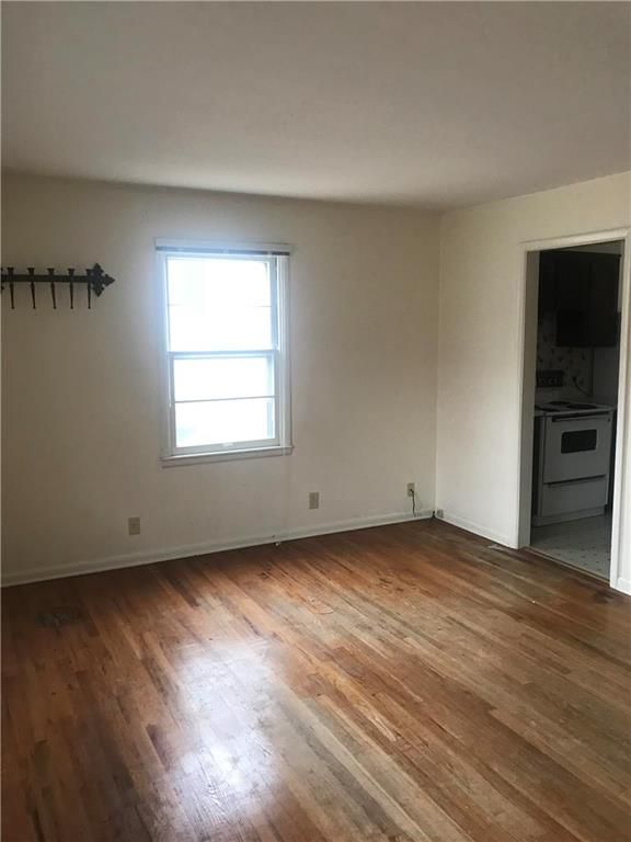 105 N Locust St, Carrollton, MO 64633