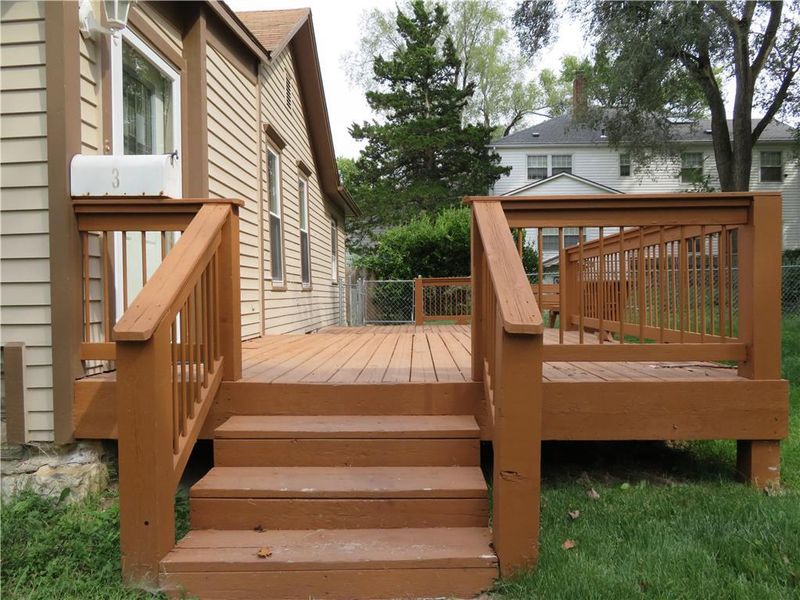 3 N Walnut St, Paola, KS 66071