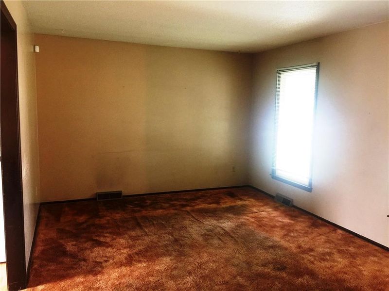 7605 E 117th Pl, Kansas City, MO 64134