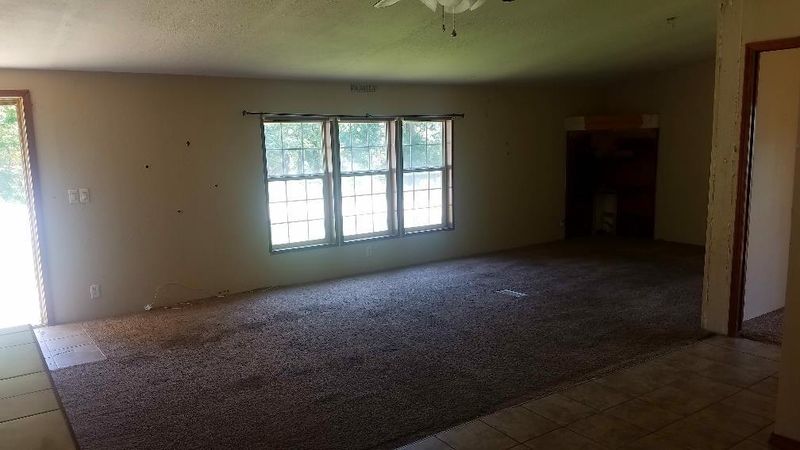 31235 Highline Dr, Warsaw, MO 65355