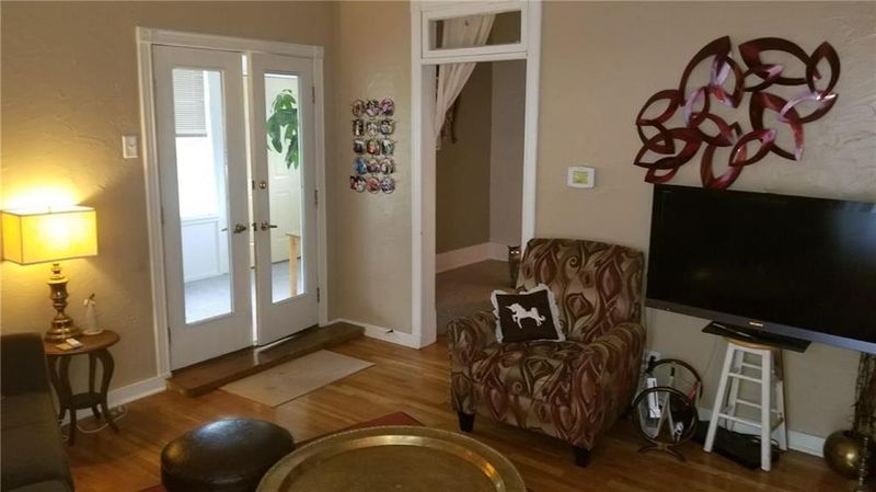 1037 9th Ave, Leavenworth, KS 66048