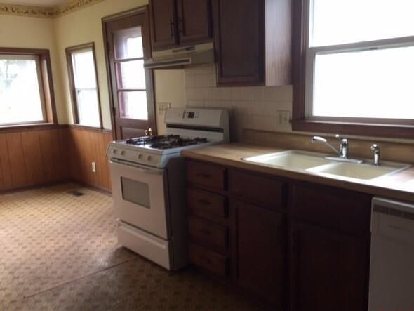 2804 Sylvanie St, St Joseph, MO 64501