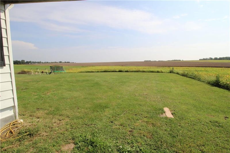 303 Elm St, Emma, MO 65327