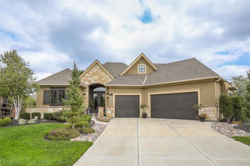5116 W 142nd Ter, Leawood, KS 66224
