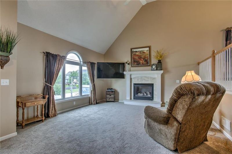 8209 NE 98th St, Kansas City, MO 64157
