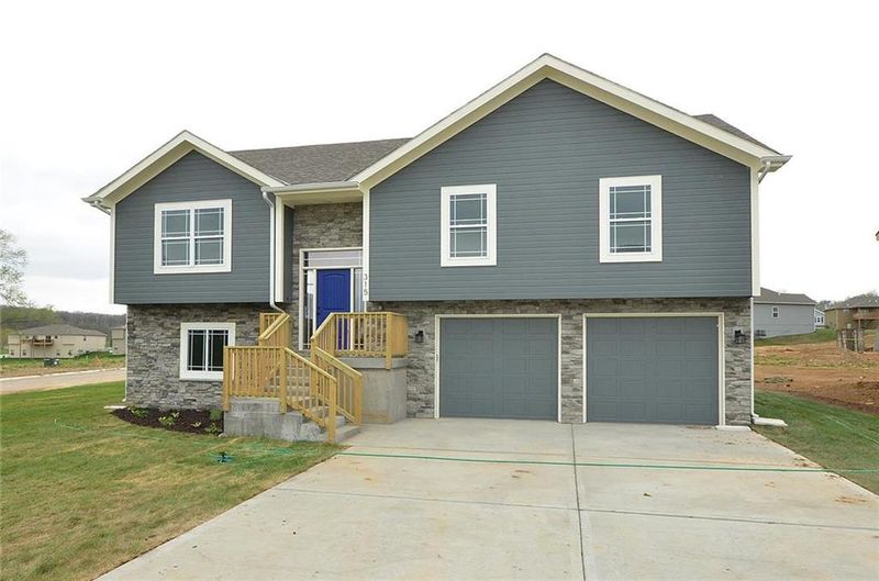 315 Fairview Cir, Platte City, MO 64079