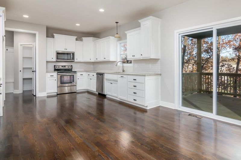 5017 NW Timberline Dr, Riverside, MO 64150