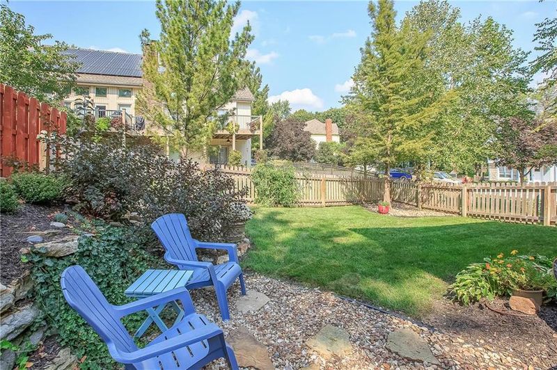 7500 N Ava Ave, Kansas City, MO 64151