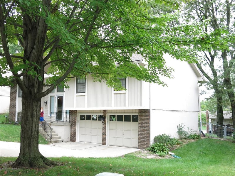 8600 N Pomona Ave, Kansas City, MO 64153
