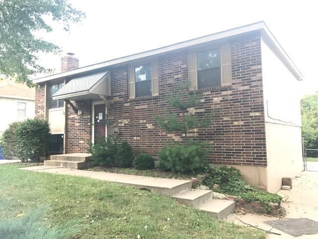 12813 Raintree Dr, Olathe, KS 66062