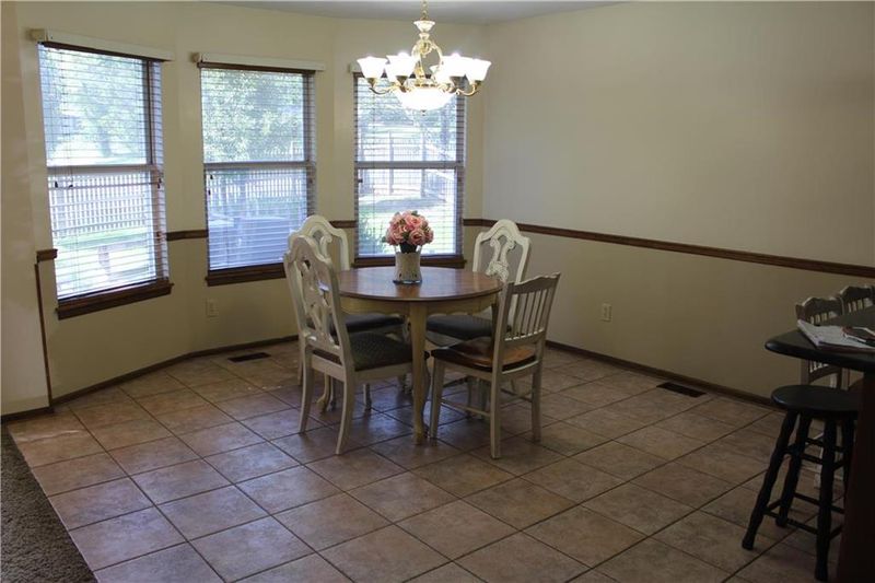 4906 Crane St, Kansas City, MO 64136