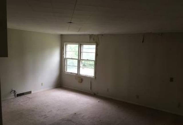 6801 Blue Pw, Kansas City, MO 64129
