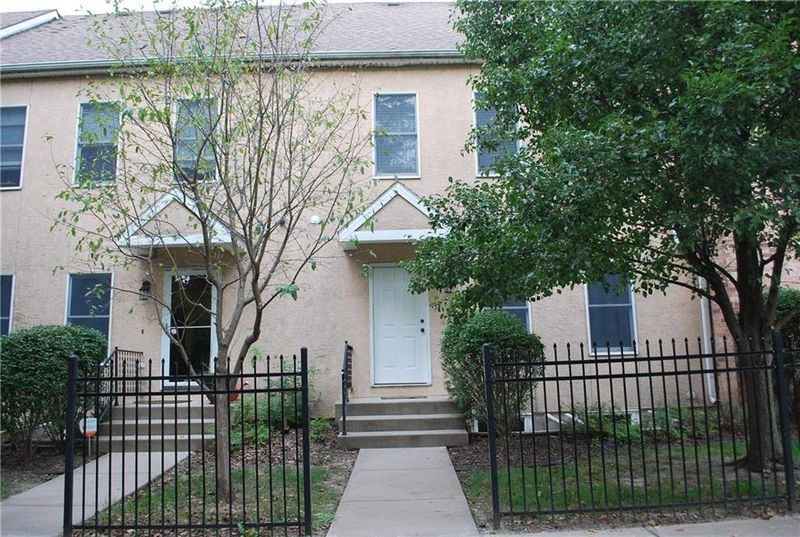 9753 N Lucerne Dr, Kansas City, MO 64154