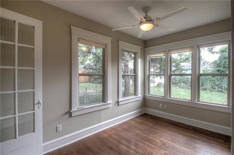 941 W 32nd St, Kansas City, MO 64111