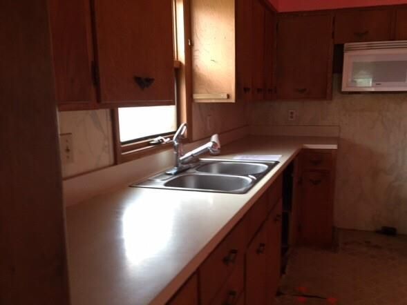 1904 Blackwell Rd, St Joseph, MO 64505