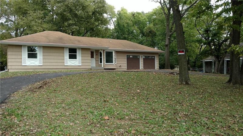 1614 E 89th Ter, Kansas City, MO 64131