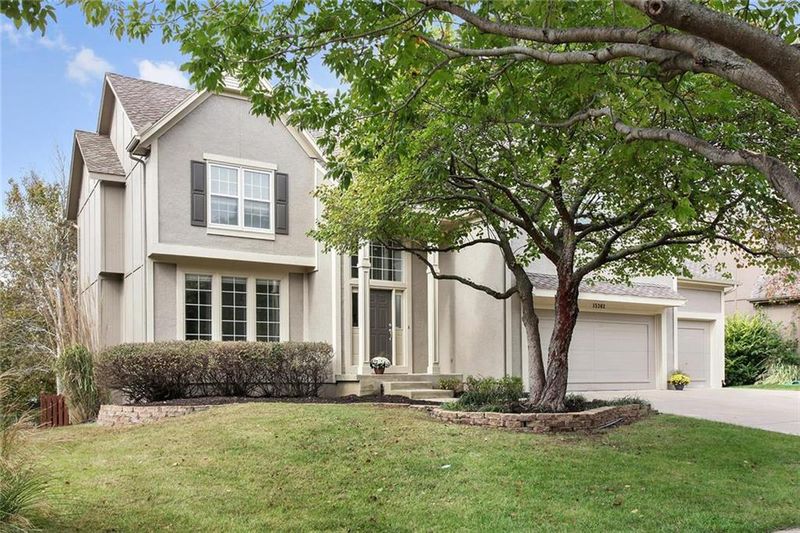 13202 Goddard Ln, Overland Park, KS 66213