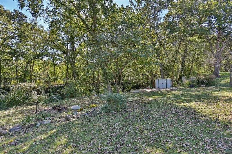 421 E 147th St, Kansas City, MO 64145