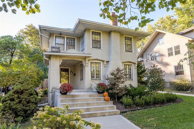 3712 Holmes St, Kansas City, MO 64109