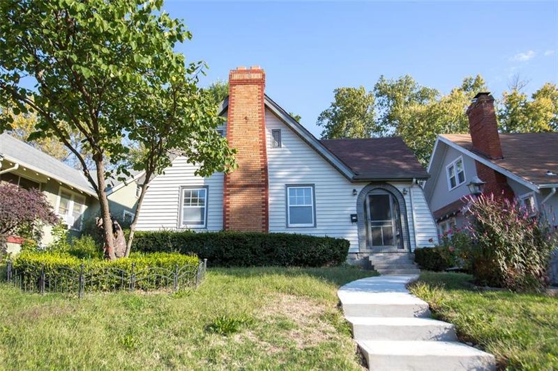 724 E 71st Ter, Kansas City, MO 64131