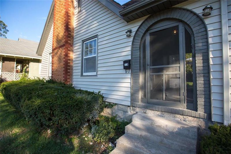 724 E 71st Ter, Kansas City, MO 64131