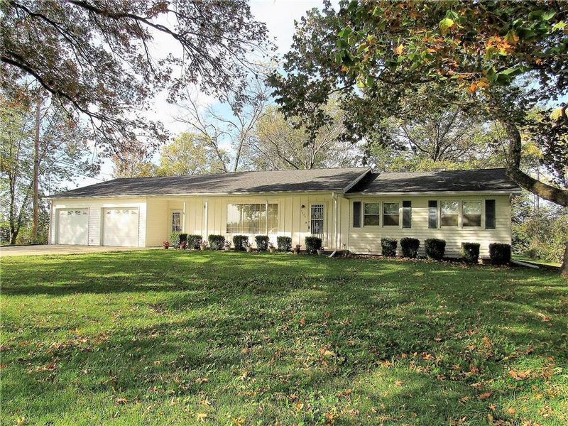 1636 Apple Ln, Ottawa, KS 66067